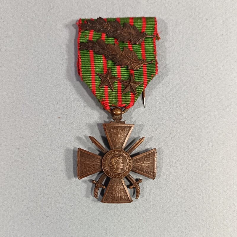 CROIX DE GUERRE 1914-1915 AVEC 2 PALMES ET 2 ETOILES POUR PLUSIEURS CITATIONS A L'ORDRE DU REGIMENT ET DE L'ARMEE